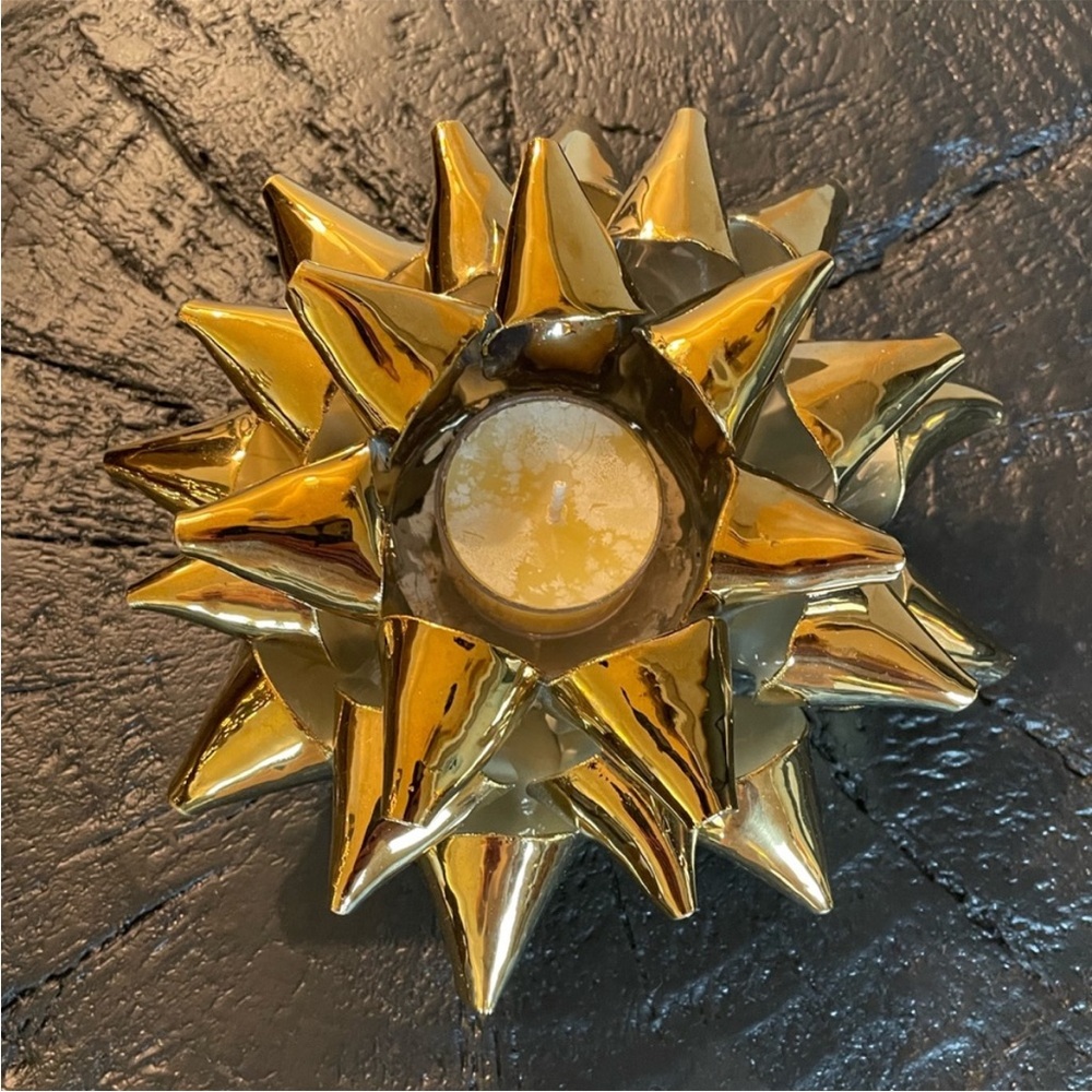 Emily + Meritt Gold Bow Tea Light - Picture 6 of 6